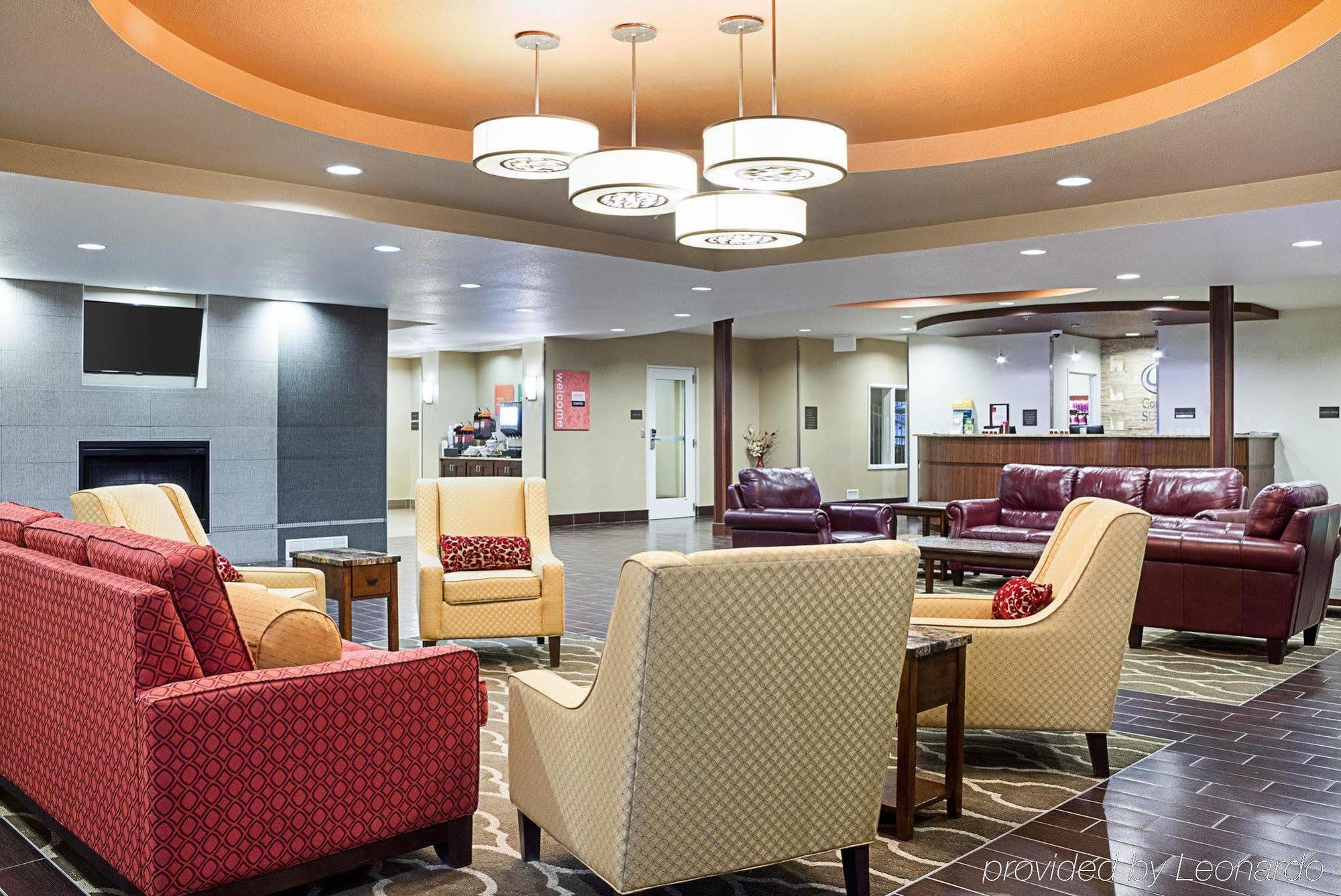 Comfort Suites Minot Exterior photo
