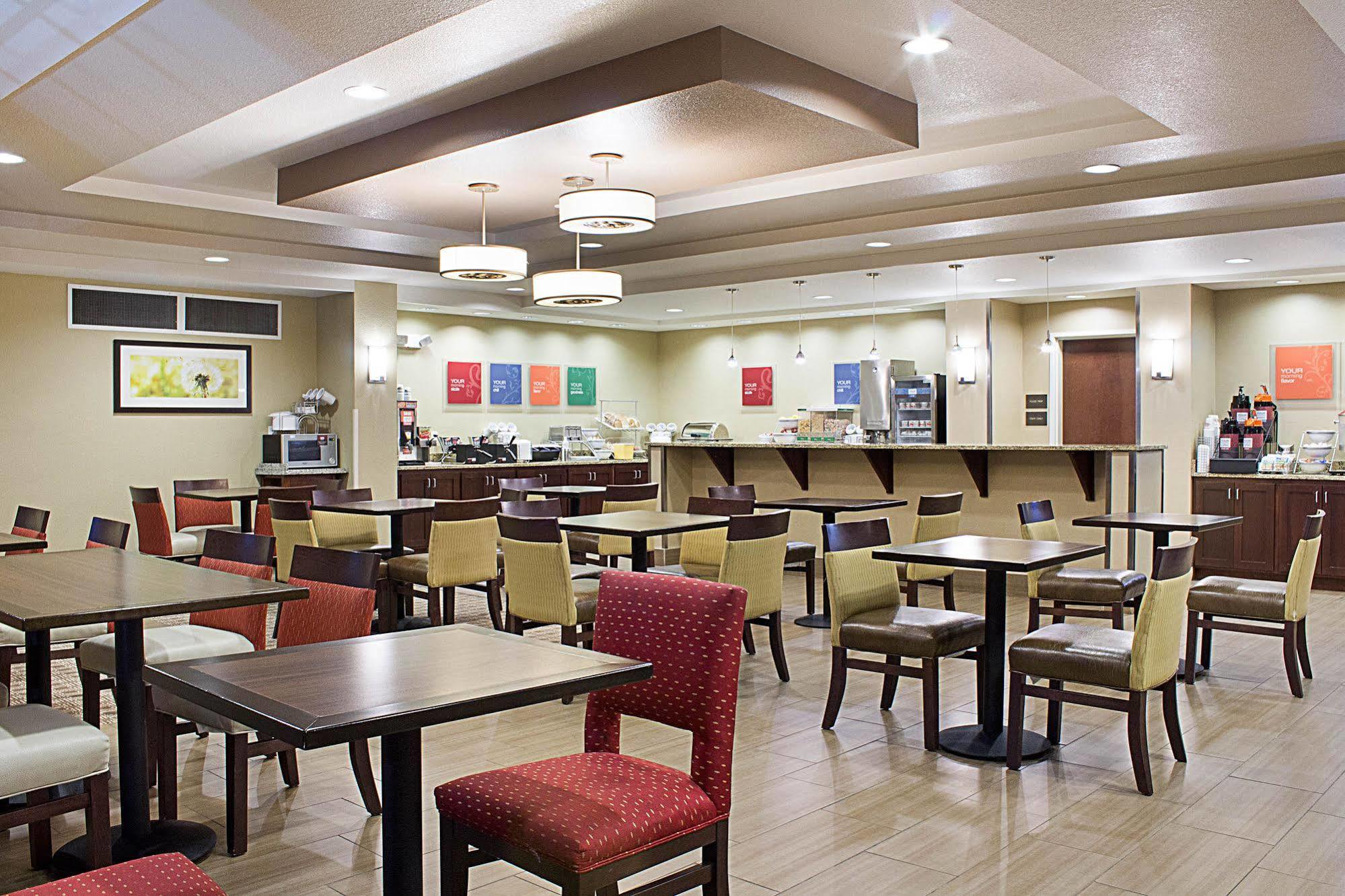 Comfort Suites Minot Exterior photo
